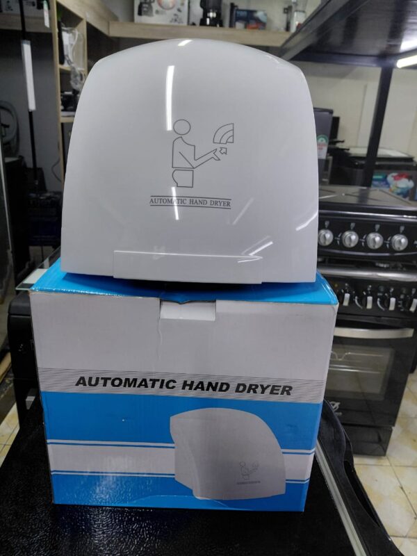 Automatic hand dryer